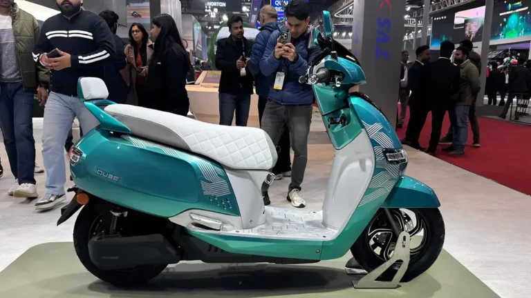गली-गली धूम मचा रहा TVS iQube Scooter! मात्र ₹2,199 EMI में लाएं घर – सब्सिडी के साथ 120KM रेंज और 1 घंटे में फुल चार्ज